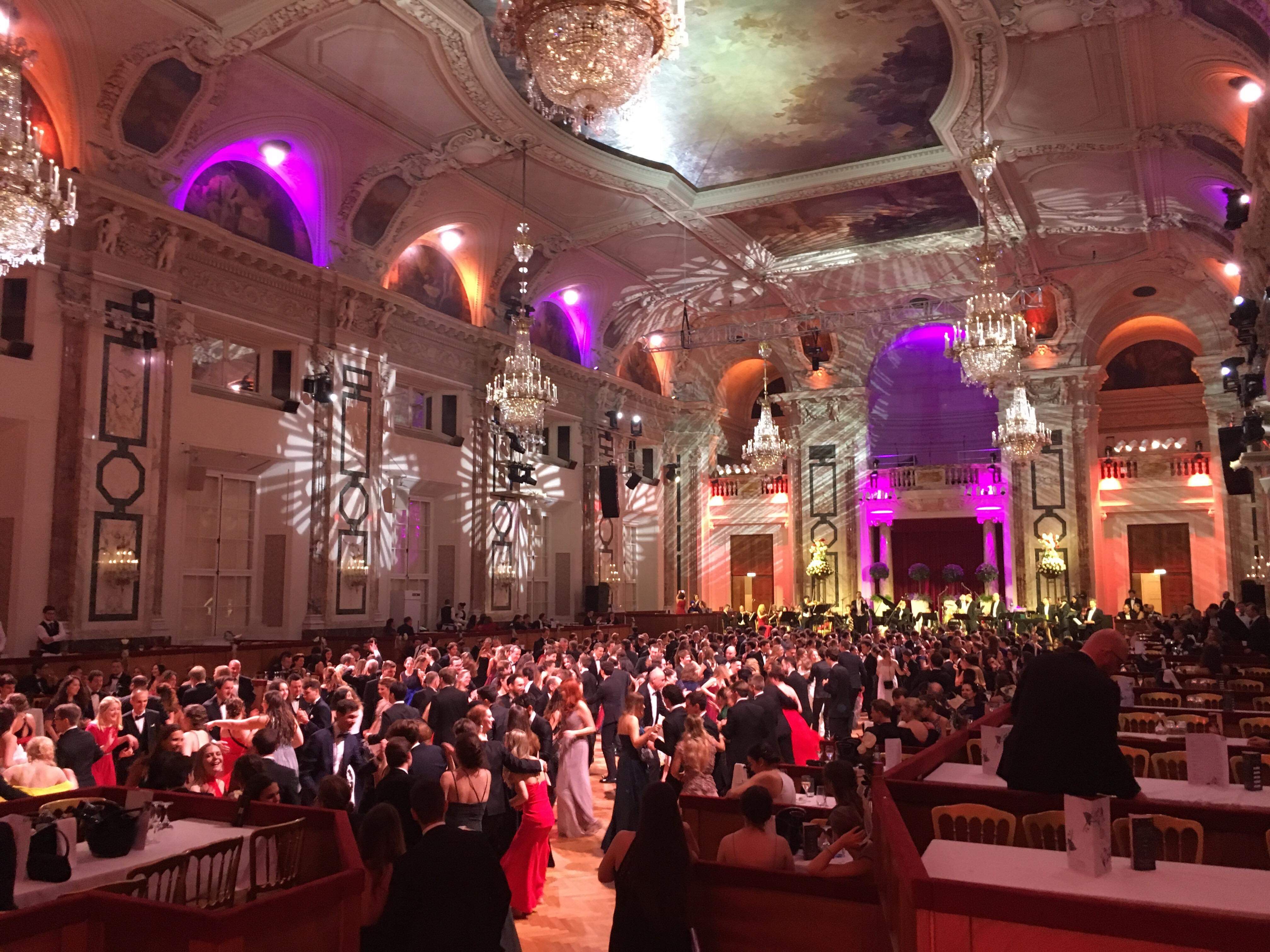 🕺 Ball in Vienna's Hofburg